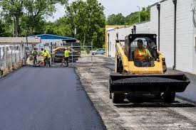 Best Driveway Crack Filling  in Laton, CA